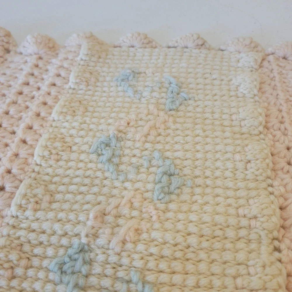 Vintage Handmade WOOL Crochet Baby Blanket Cream Scalloped Edge Embroidered Crib